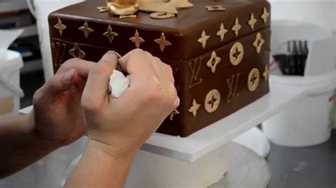 Simple Louis Vuitton Cake Design Tutorial 